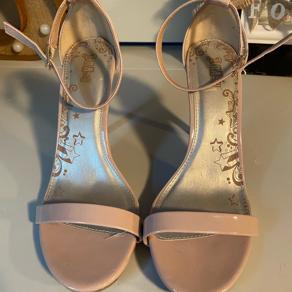 Nude patent leather strappy Heel